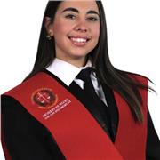 Me defino como una persona paciente, responsable y cercana, con vocación por la enseñanza y muchas ganas de ayudar a los niños